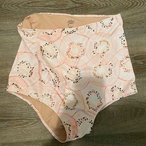 NWOT Kortni Jeane bottoms